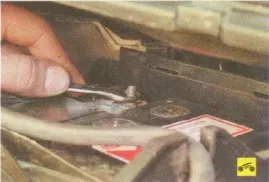 Заміна акумулятора ford focus 2008-2010