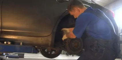 Заміна гальмівних колодок nissan (ніссан), фото, заміна передніх і задніх колодок (гальмівних) Заміна гальмівних колодок nissan (ніссан), фото, заміна передніх і задніх колодок