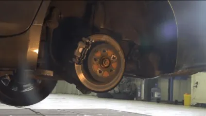 Заміна гальмівних колодок nissan (ніссан), фото, заміна передніх і задніх колодок (nissan) Заміна гальмівних колодок nissan (ніссан), фото, заміна передніх і задніх колодок
