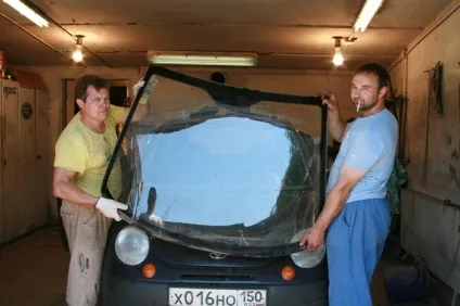 Заміна лобового скла своїми руками (слідуй нашої покрокової інструкції. Наш піддослідний - daewoo matiz.) Заміна лобового скла своїми руками