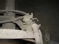 Заміна задніх гальмівних колодок (гальмівний диск) Заміна задніх гальмівних колодок