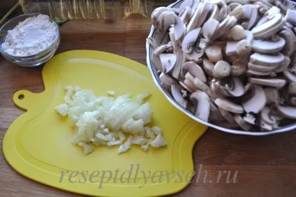 Жульєн з куркою і грибами в духовці