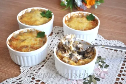 Жульєн з куркою і грибами в духовці