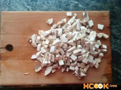 Жульєн в духовці - рецепт з фото, як приготувати з куркою і грибами на деку