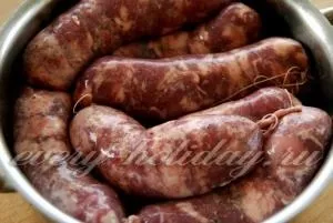 Домашні ковбаски зі свинини, запечені в духовці (ковбаски) Домашні ковбаски зі свинини, запечені в духовці