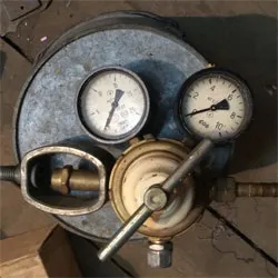 Ацетиленовий редуктор бао 5-5, бао 5-4 (вирівнювання тиску газу) Ацетиленовий редуктор бао 5-5, бао 5-4