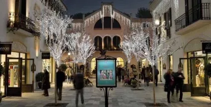 Аутлет ла року віладж (outlet la roca village) в Барселоні (outlet la roca village) Аутлет ла року віладж (outlet la roca village) в Барселоні