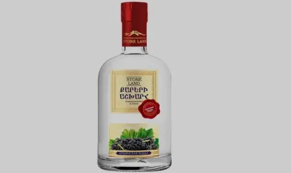 Вірменська горілка - довгоочікуваний гість на нашому столі (написом made Armenia) Вірменська горілка - довгоочікуваний гість на нашому столі