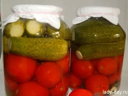 Асорті помідори і огірки на зиму, прості рецепти з фото (помідори) Асорті помідори і огірки на зиму, прості рецепти з фото