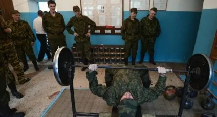 Щоб підвищити ефективність військових зборів потрібен важкий батіг - експерт - телеканал 360 (360tv) Щоб підвищити ефективність військових зборів потрібен важкий батіг - експерт - телеканал 360