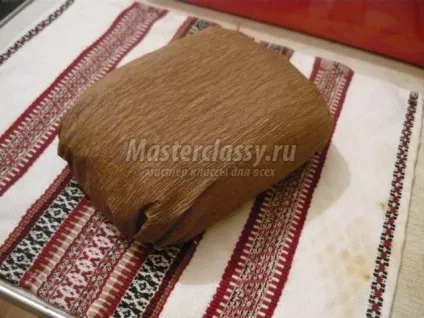 Дитячі подарунки з цукерок своїми руками (губка Спанч боб з цукерок) Дитячі подарунки з цукерок своїми руками