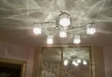 Як повісити люстру на натяжній стелі установка і як вішати, кріплення і монтаж на планці, (стелі) Як повісити люстру на натяжній стелі установка і як вішати, кріплення і монтаж на планці,
