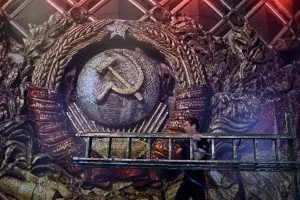 Рух «схід», поки свободою горимо, поки серця для честі живі, мій друг, вітчизні присвятимо душі (CEFC China Energy) Рух «схід», поки свободою горимо, поки серця для честі живі, мій друг, вітчизні присвятимо душі