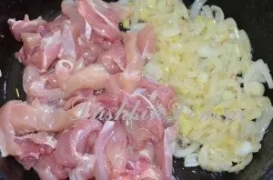 Курка в молочно - часниковому соусі