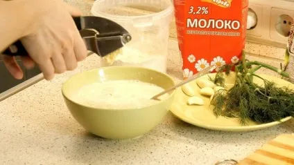Курка в молочно-часниковому соусі