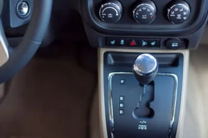 Куди веде стрілка «компаса» jeep compass - тест-драйв jeep compass (compass) Куди веде стрілка «компаса» jeep compass - тест-драйв jeep compass