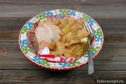 Курка, тушкована з яблуками, прості рецепти (Курка тушкована яблуками) Курка, тушкована з яблуками, прості рецепти