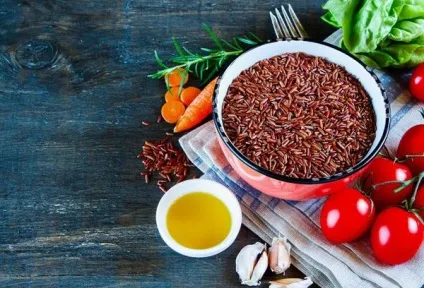 Червоний рис - користь і шкода, способи застосування в народній медицині