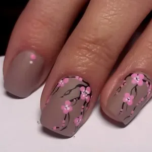 Манікюр з малюнком сакури