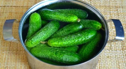 Мариновані огірки і помідори покроковий рецепт з фото (рецепт) Мариновані огірки і помідори покроковий рецепт з фото