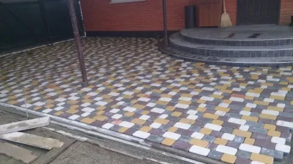 Маестро - укладання тротуарної плитки під ключ (укладання) Маестро - укладання тротуарної плитки під ключ
