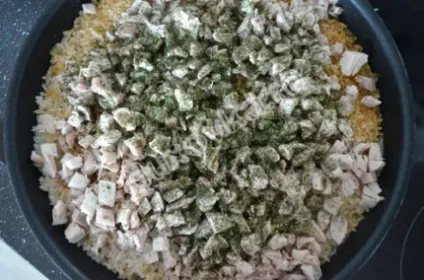 Ледачі голубці з куркою - рецепт з покроковими фото (сковороду кришкою тушкуйте) Ледачі голубці з куркою - рецепт з покроковими фото