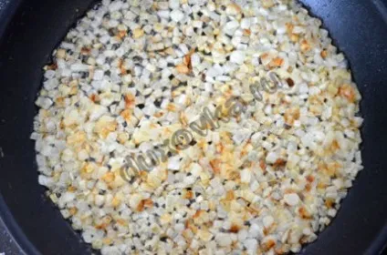 Ледачі голубці з куркою - рецепт з покроковими фото (сковороду кришкою тушкуйте) Ледачі голубці з куркою - рецепт з покроковими фото