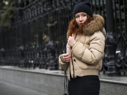 Moncler змусив мене зробити це (мене) Moncler змусив мене зробити це