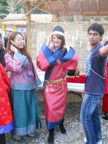 Знайти друзів в Кореї - me in korea (korea) Знайти друзів в Кореї - me in korea