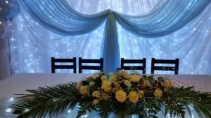 Оригінальне оформлення президії тканинами на весілля, замовити недорого оформлення президії на (оформлення президії на весілля тканиною) Оригінальне оформлення президії тканинами на весілля, замовити недорого оформлення президії на