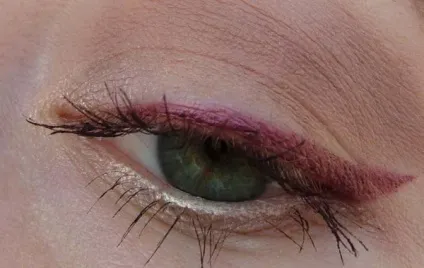 Ефект червоних очей - олівець для очей chanel stylo yeux 928 eros - елена Чемезова