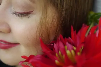 Ефект червоних очей - олівець для очей chanel stylo yeux 928 eros - елена Чемезова