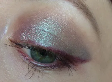 Ефект червоних очей - олівець для очей chanel stylo yeux 928 eros - елена Чемезова