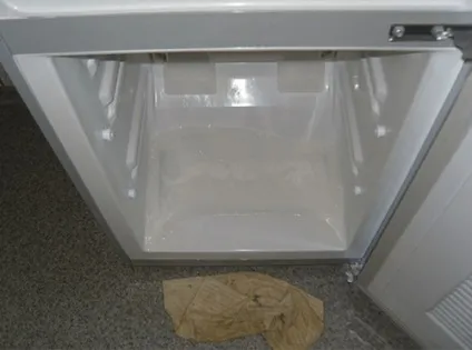 Чому з під холодильника тече вода що робити з no frost (вода) Чому з під холодильника тече вода що робити з no frost
