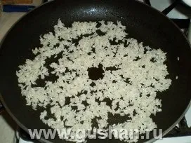 Розсипчастий рис на сковороді, готуємо просто і смачно (розсипчастий) Розсипчастий рис на сковороді, готуємо просто і смачно
