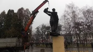 П'яний бидлан захотів навчити дівчину паркуватися (захотів) П'яний бидлан захотів навчити дівчину паркуватися