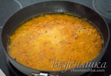 Рис в сковороді розсипчастий