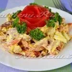 Салат з курячою грудкою, з помідорами і сиром (майонез) Салат з курячою грудкою, з помідорами і сиром