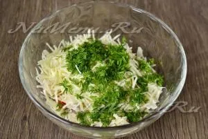 Салат з курячою грудкою, з помідорами і сиром (помідор) Салат з курячою грудкою, з помідорами і сиром