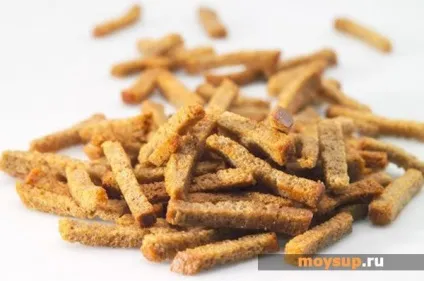 Салат Кириешки ковбаса - покроковий рецепт з фото (Кіріешкі копченою ковбасою) Салат Кириешки ковбаса - покроковий рецепт з фото
