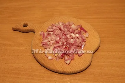 Салат «натхнення» з куркою і маринованими грибами