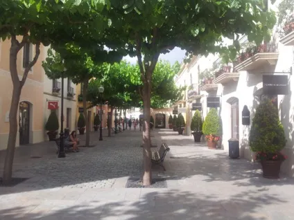 Шопінг в іспанії (Барселоні), la roca village outlet (знижки) Шопінг в іспанії (Барселоні), la roca village outlet