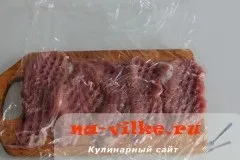 Свинячі відбивні з картоплею і сиром в духовці - рецепт з фото (відбивні) Свинячі відбивні з картоплею і сиром в духовці - рецепт з фото