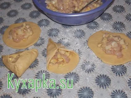 Тартарскій пиріжок ечпочмак з куркою, страви по-домашньому з фото крок за кроком рецепта (ечпочмак з куркою) Тартарскій пиріжок ечпочмак з куркою, страви по-домашньому з фото крок за кроком рецепта