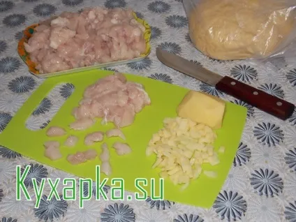 Тартарскій пиріжок ечпочмак з куркою, страви по-домашньому з фото крок за кроком рецепта (пиріжок) Тартарскій пиріжок ечпочмак з куркою, страви по-домашньому з фото крок за кроком рецепта