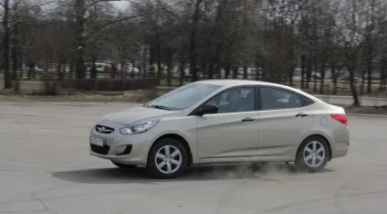 Тест-драйв hyundai solaris (хенде Соляріс) проти volkswagen polo sedan (фольксваген поло седан) (проти) Тест-драйв hyundai solaris (хенде Соляріс) проти volkswagen polo sedan (фольксваген поло седан)