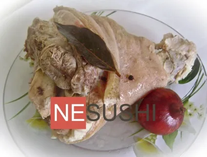 Варена свиняча рулька