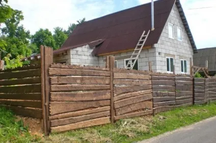 Огорожа з необрізної дошки своїми руками, будівельний портал (дошки) Огорожа з необрізної дошки своїми руками, будівельний портал