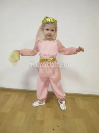 Східний костюм для дівчинки 4-х років (східного костюма для дівчинки чотирьох років) Східний костюм для дівчинки 4-х років
