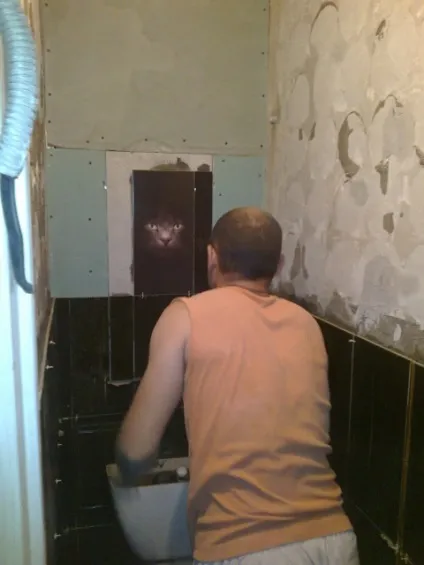 Абсолютно чорний туалет